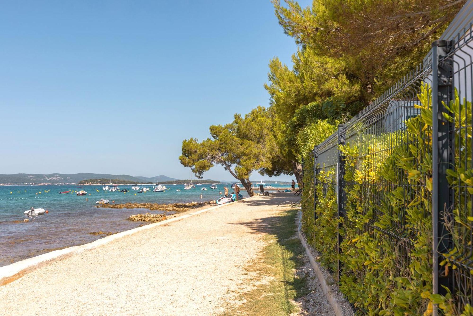 Eurocamp Mobile Homes At Campsite Ljutic Biograd Na Moru Zewnętrze zdjęcie