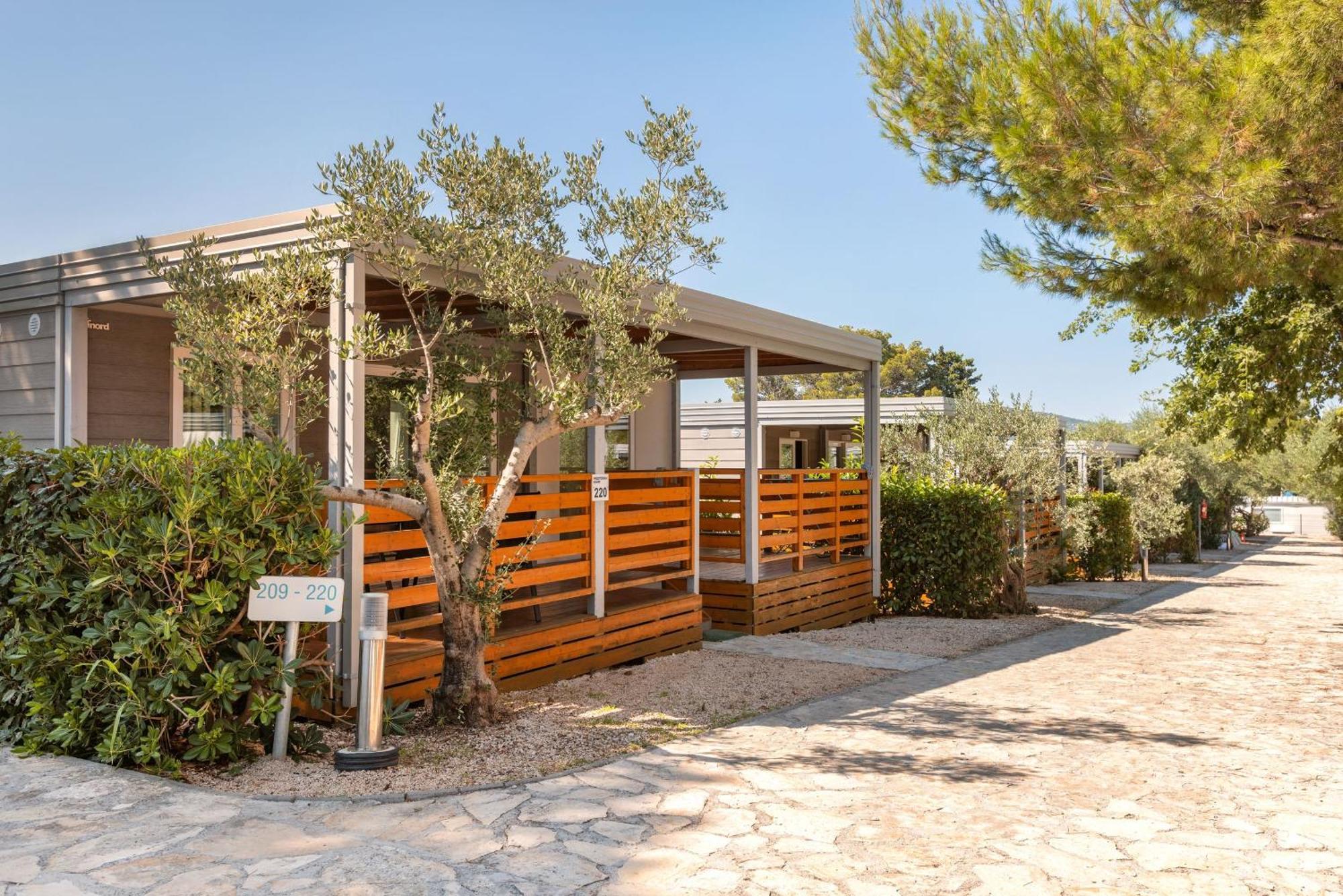Eurocamp Mobile Homes At Campsite Ljutic Biograd Na Moru Zewnętrze zdjęcie
